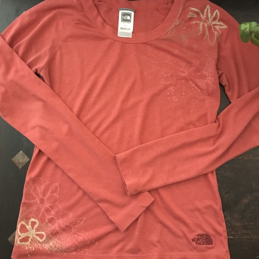 North face long sleeve top