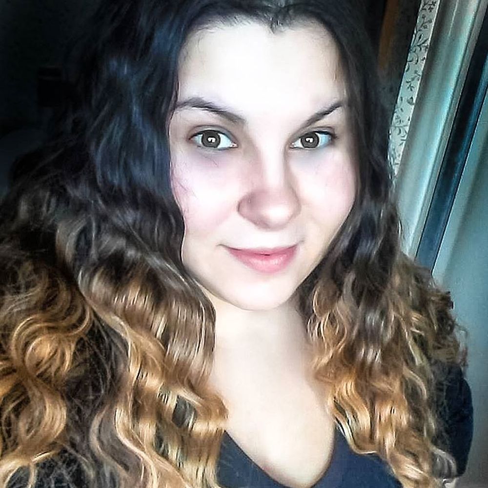 Meet your Posher, Debi