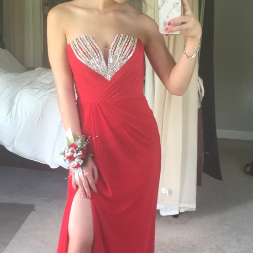 LA FEMME RED PROM DRESS SIZE 0 STYLE 22136