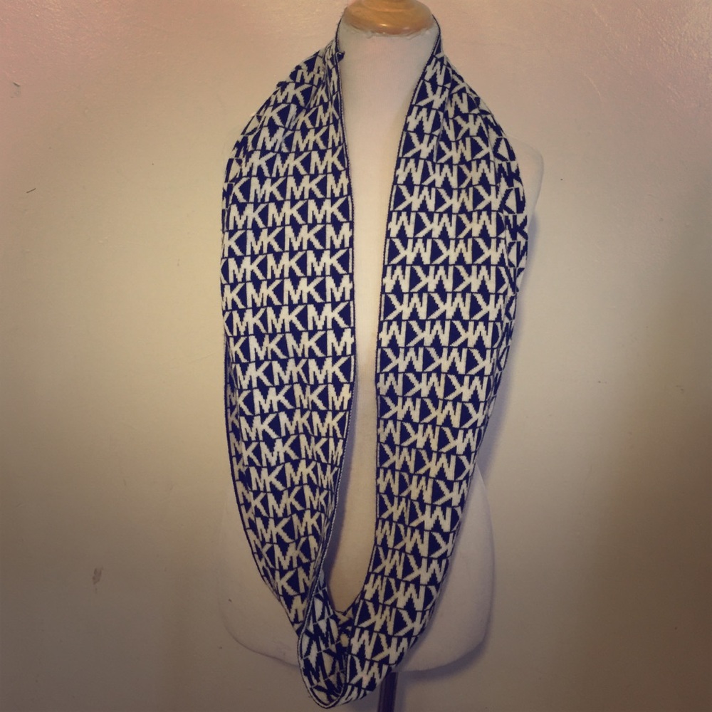 Michael Kors scarf
