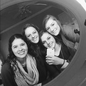 Meet your Posher, Analeah