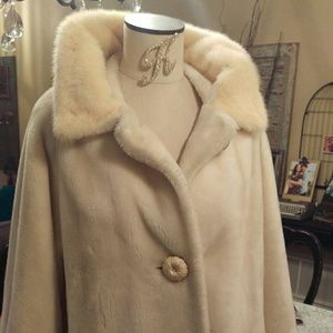 Meet your Posher, Valerie