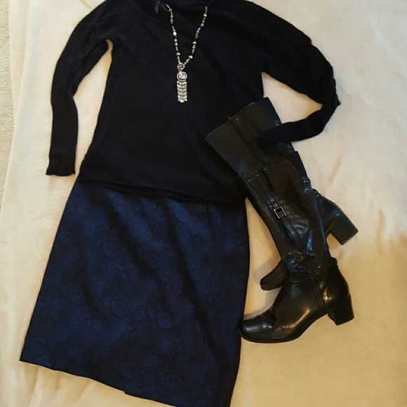 Tahari 2 peice suit - Picture 3 of 4