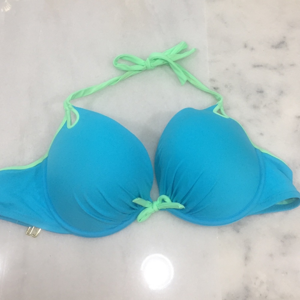 Victoria's Secret bikini top 👙