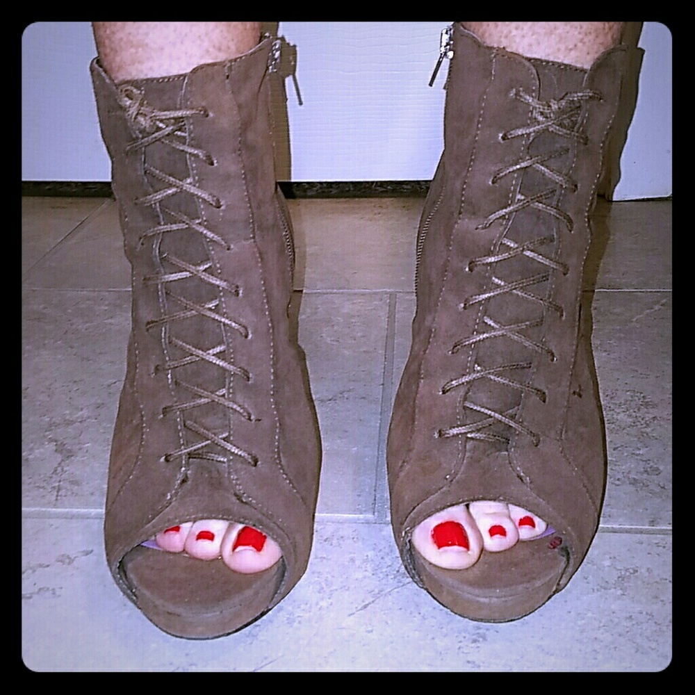 Madden girl lace up boots