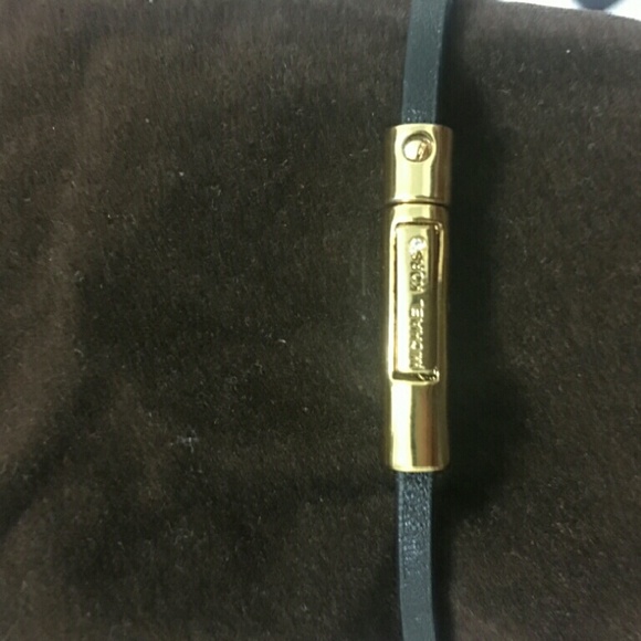 Necklace - Picture 2 of 2