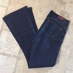 💥REDUCED💥 AG The Legend Bootcut Jeans 27