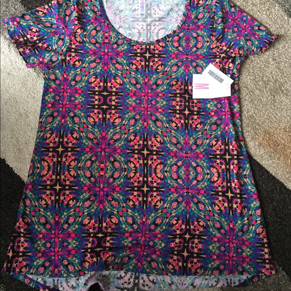 Lularoe classic tee medium bnwt