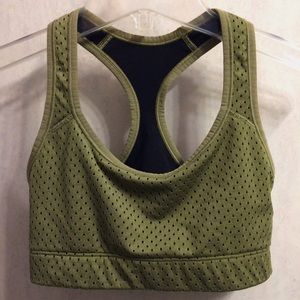 GapFit Sports Bra