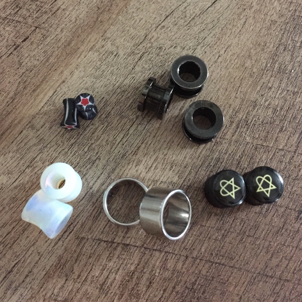 Ear plugs / gauges multi sizes