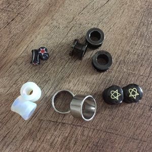 Ear plugs / gauges multi sizes