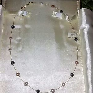 14k.Gold pearl necklace.