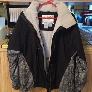 Like-new winter jacket with removable hood.