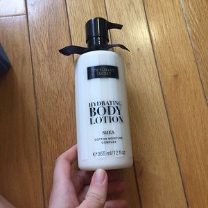 Victoria's Secret Hydrating Body Lotion