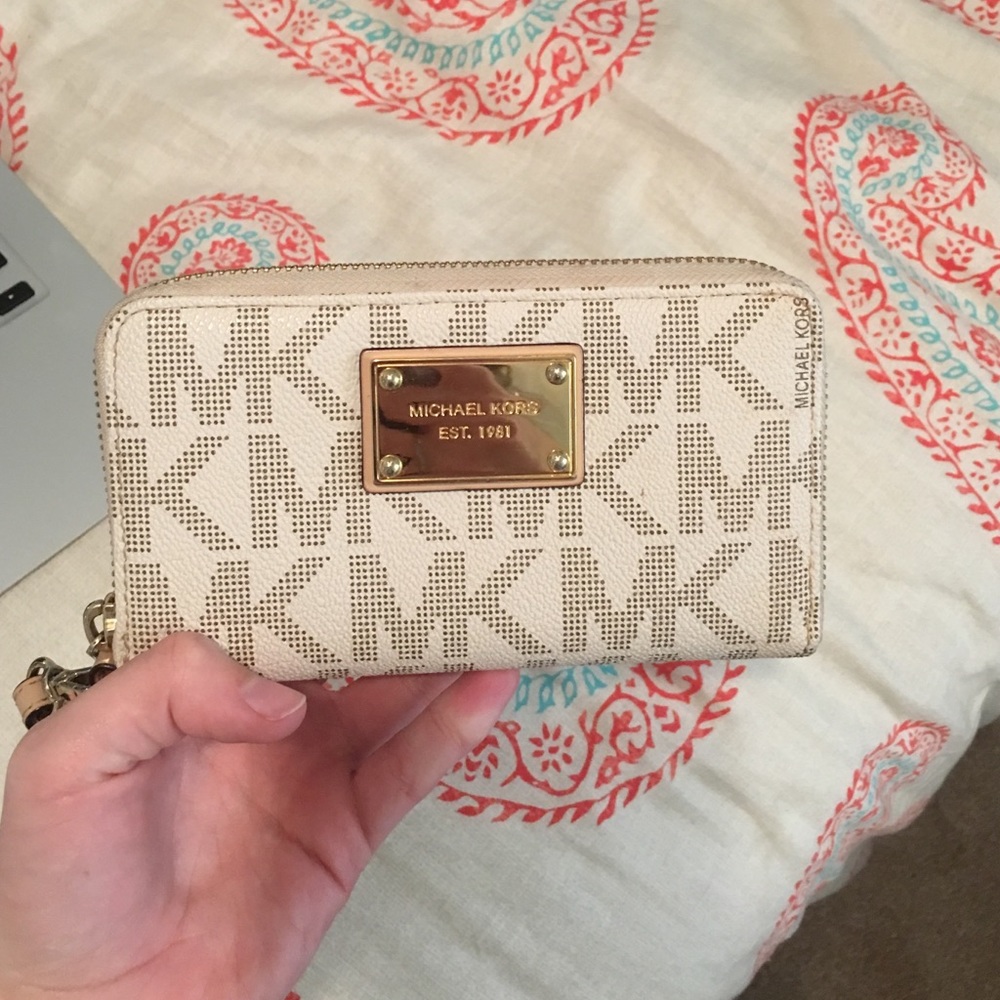 Michael Kors wristlet