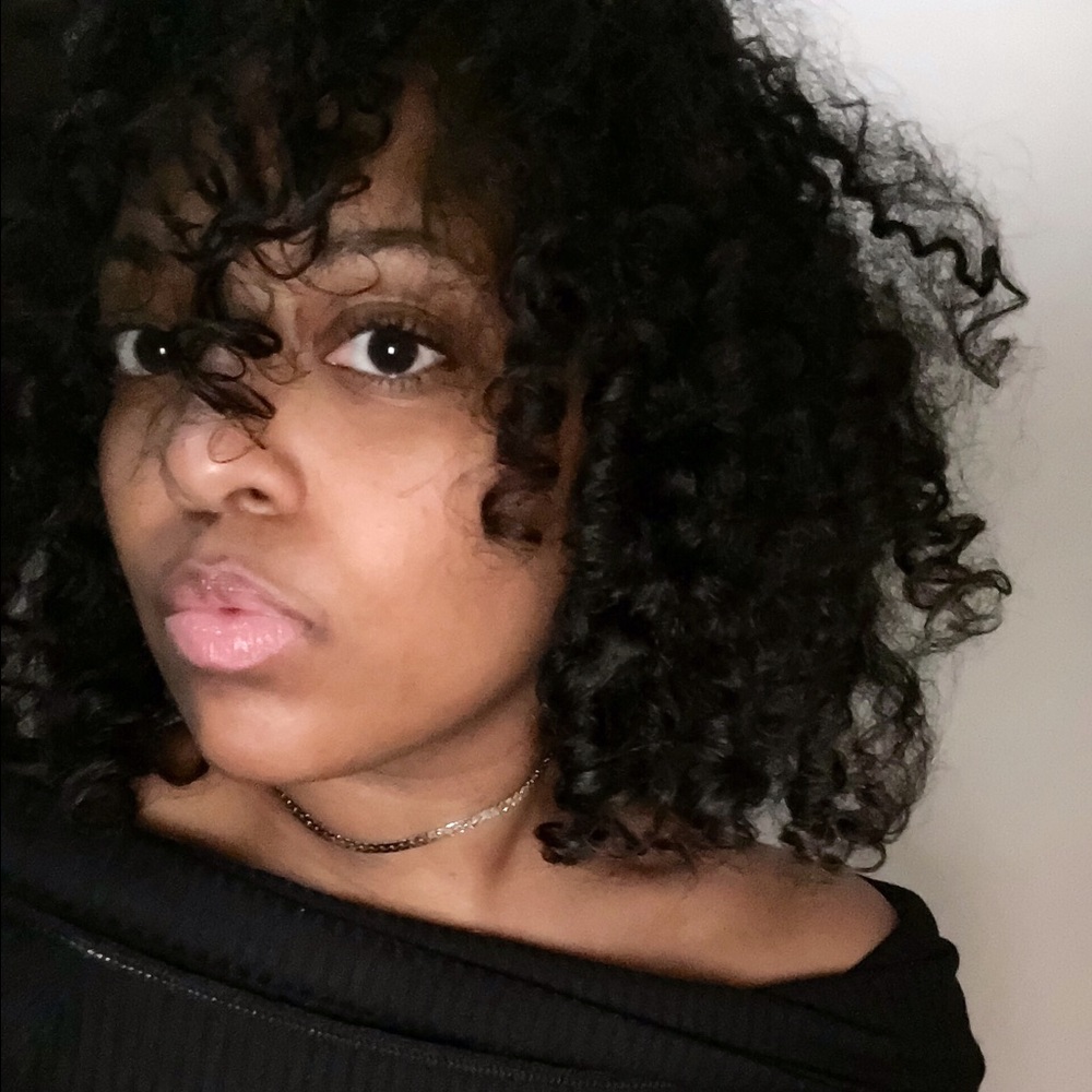 Meet your Posher, Latoya