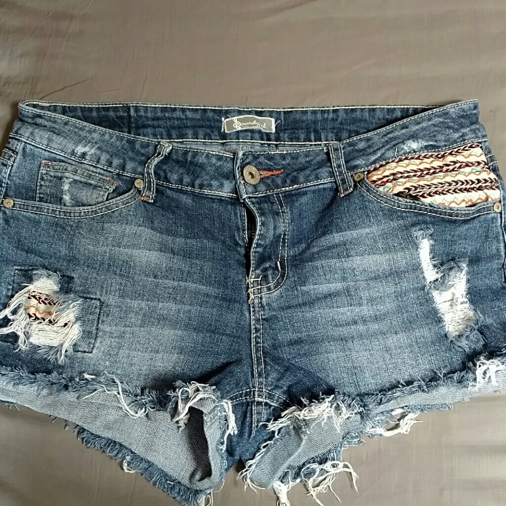 Frayed cut off jean shorts