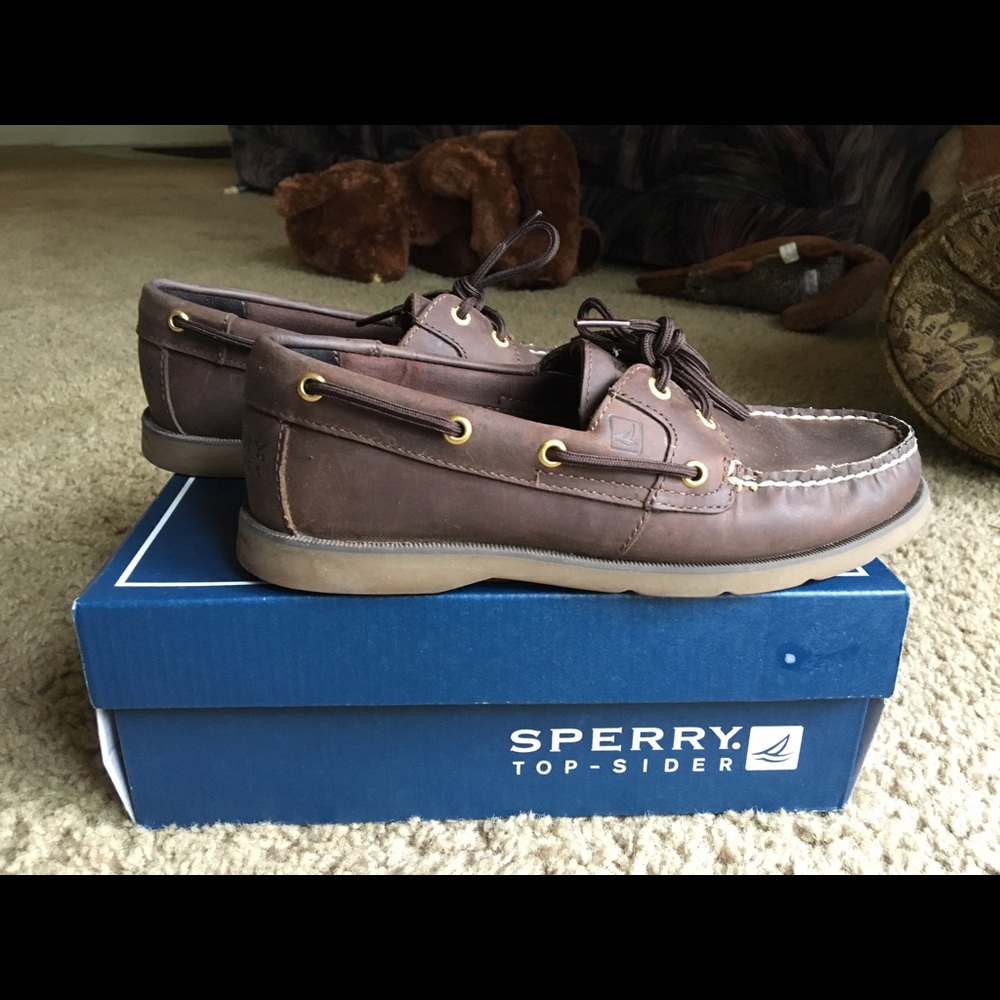 Dark brown Sperry