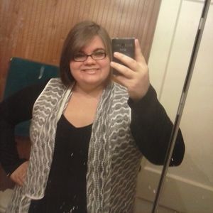 Meet your Posher, Alisa
