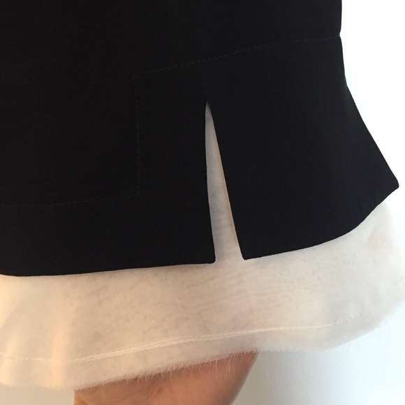 SOLD- Elizabeth and James Top - Picture 2 of 4