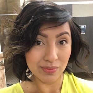 Meet your Posher, Mayra