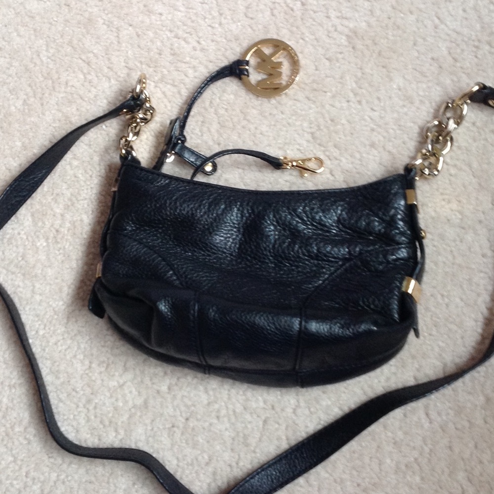 Authentic Michael Kors crossbody 😀