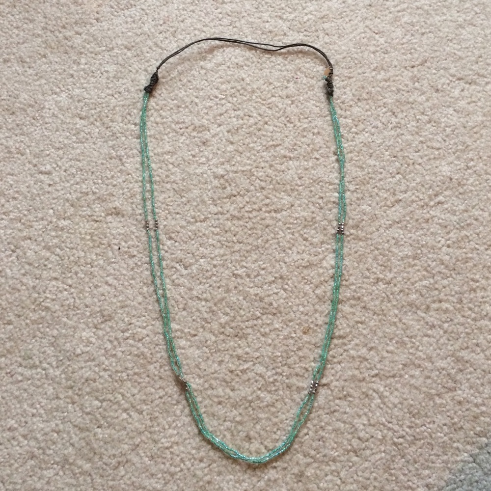 Turquoise bead necklace
