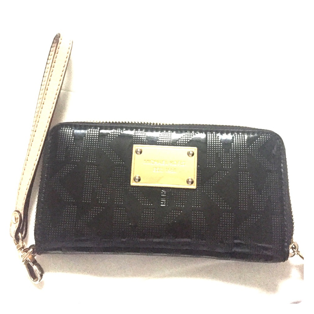 Michael Kors Wristlet
