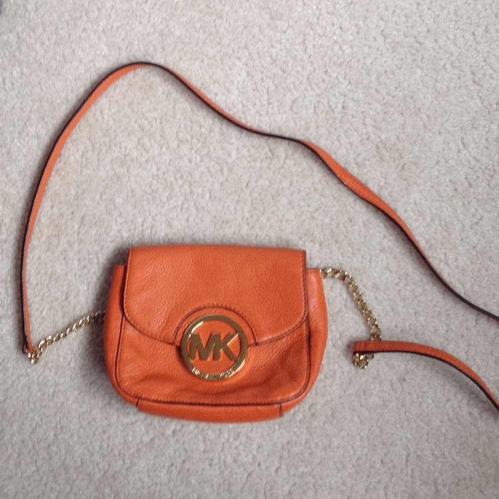 Authentic Michael Kors crossbody 😀