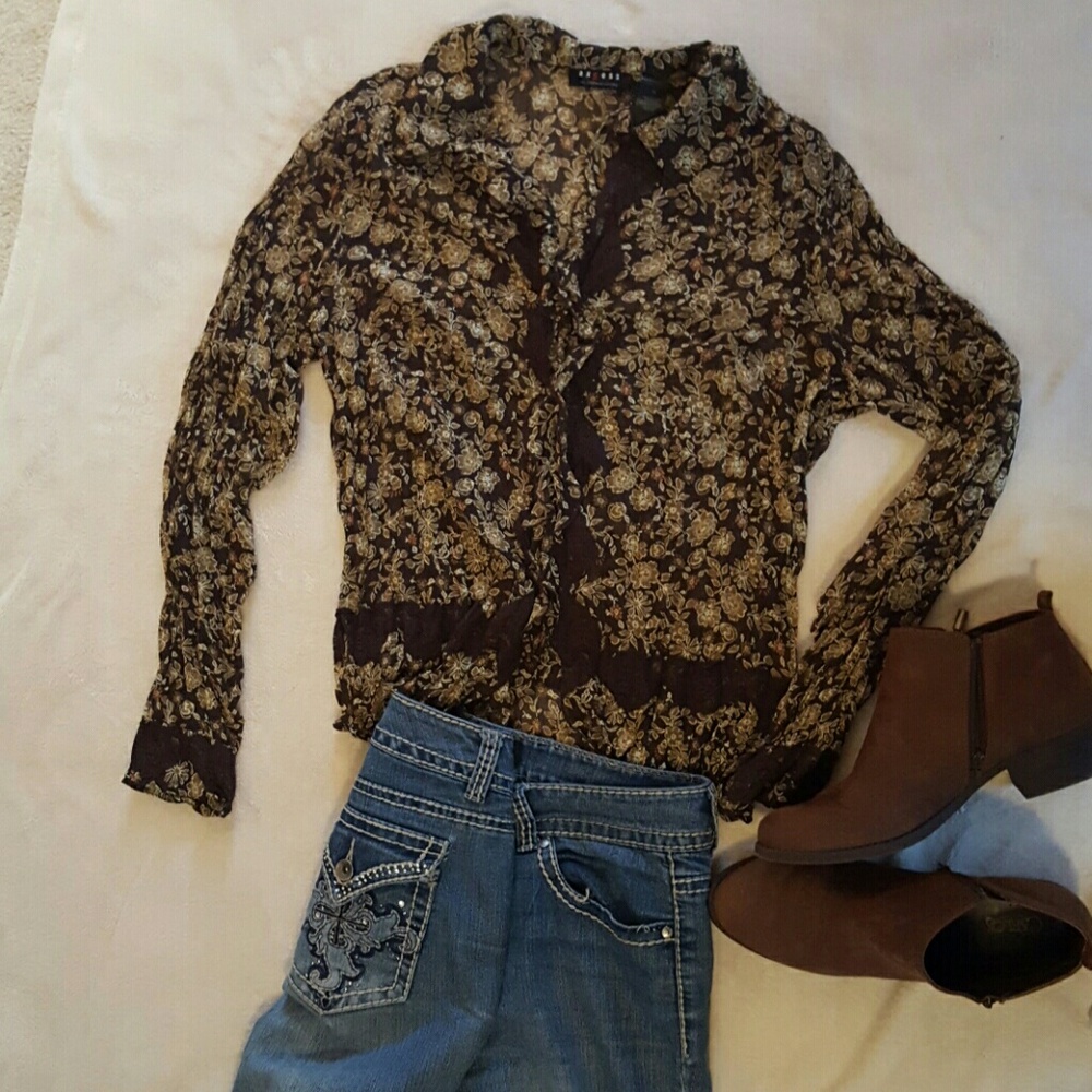 Long sleeve button up shirt