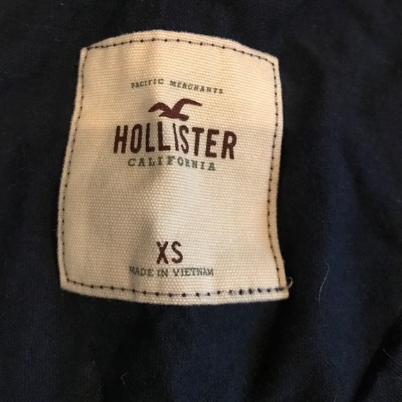 Hollister Ruffle T - Picture 2 of 3