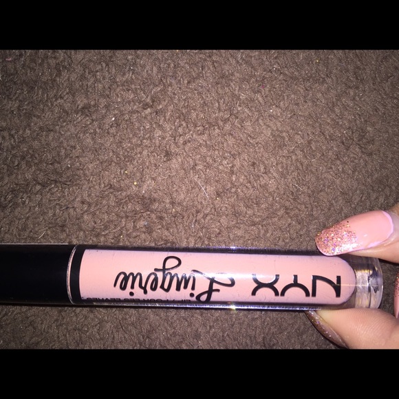 Nyx matte lipstick - Picture 1 of 2