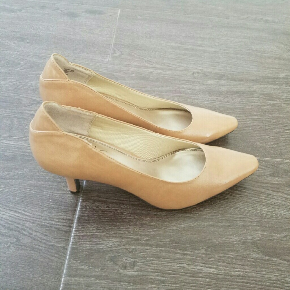 Life Stride Soft System Heels