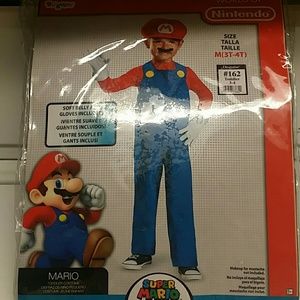 Boys Halloween costume. Mario!! Size 3-4T.