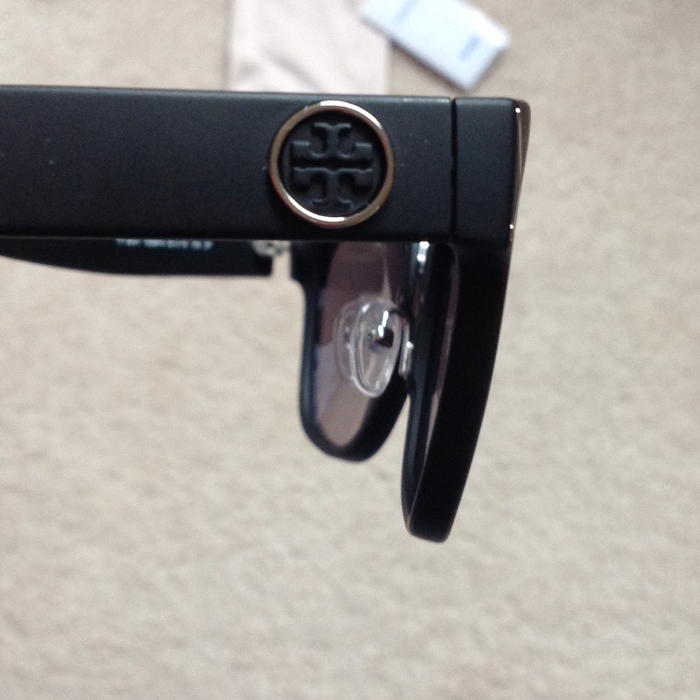 Authentic Tory Burch - Picture 2 of 4