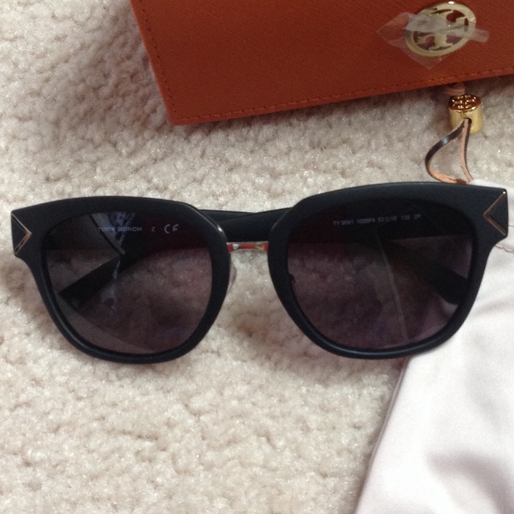 Authentic Tory Burch - Picture 4 of 4