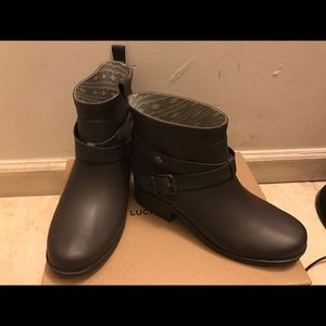 LAST PRICE DROP!!! Lucky brand rain boots