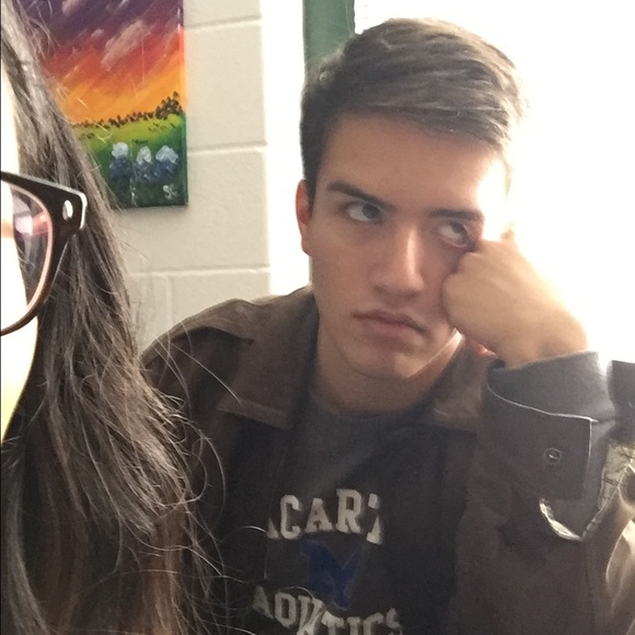 Meet your Posher, Logan - Picture 1 of 1