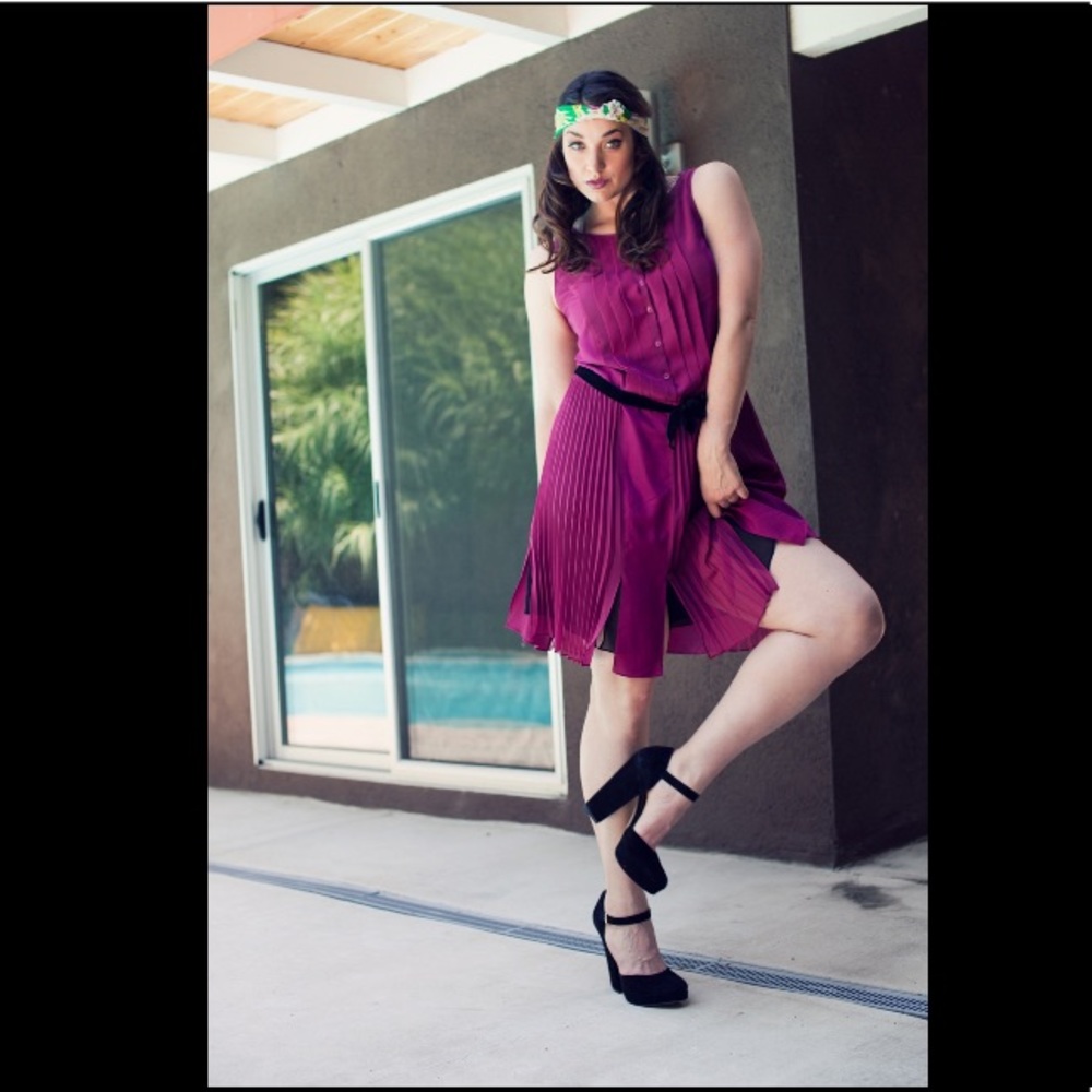 Trouvé ✨2 for 1✨Flapper Style Dress w/ Velvet Belt