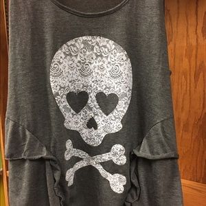 Grey skull tank