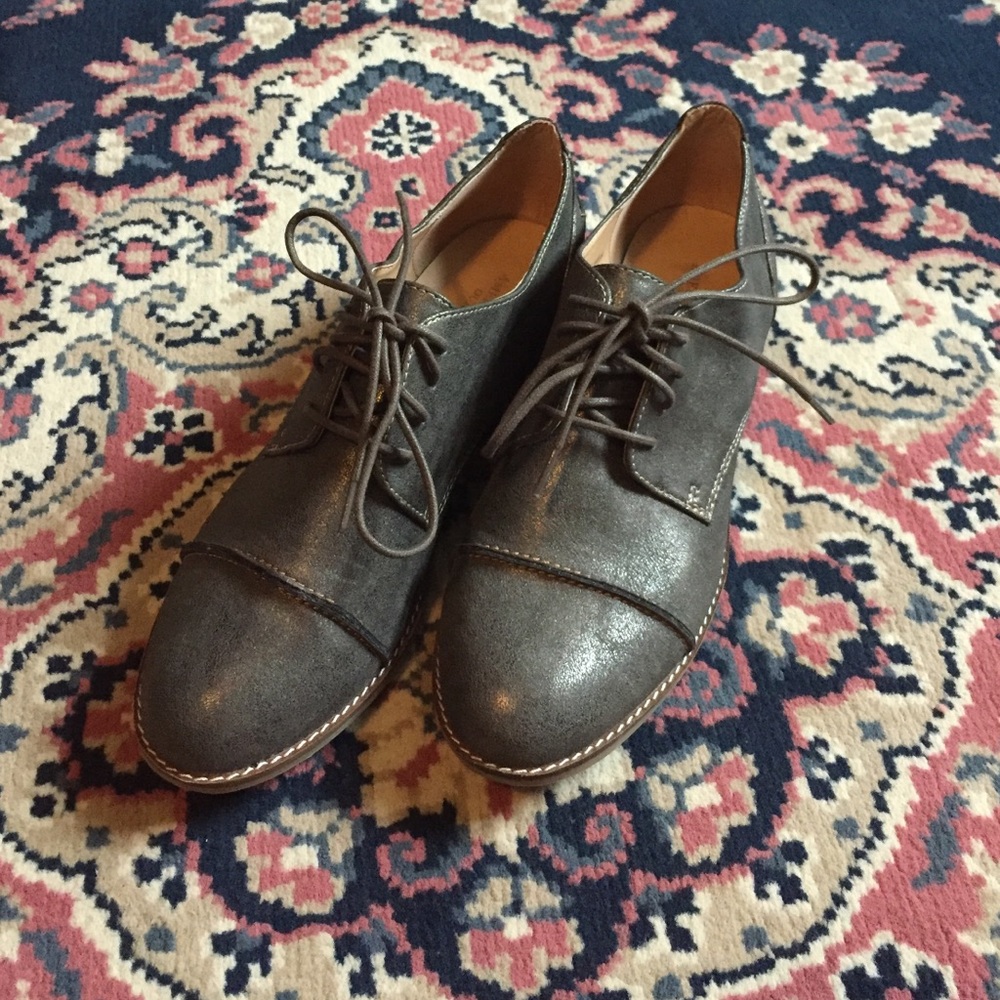 Metallic faux leather oxfords