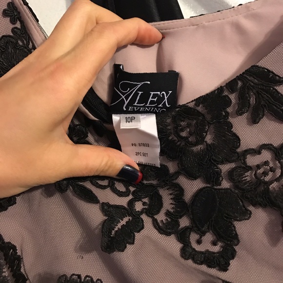 Dress - Picture 2 of 4