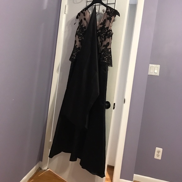 Dress - Picture 3 of 4