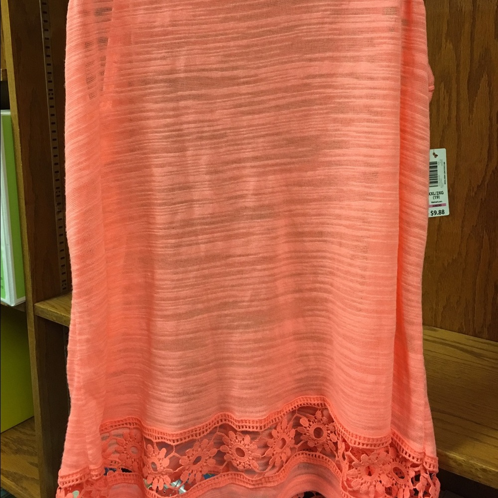 BNWT coral tank with flower detail