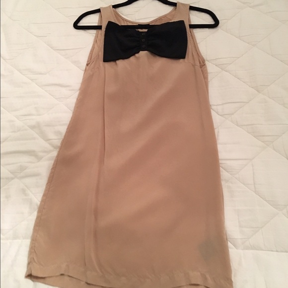 H&M Dresses & Skirts - H&M Bow dress