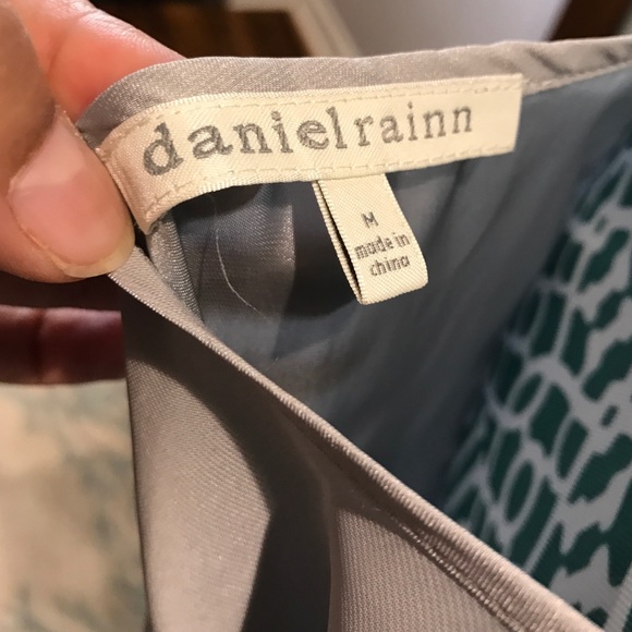 DANIELRAINN GREY PLEATED TANK TOP SIZE M - Picture 3 of 4