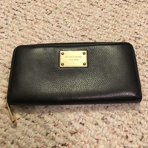 Price firm EUC Michael Kors wallet