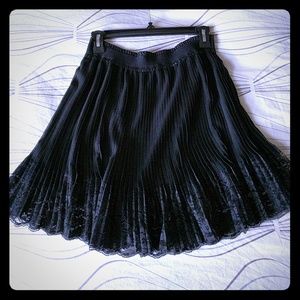 Pleated/lace skirt NWOT