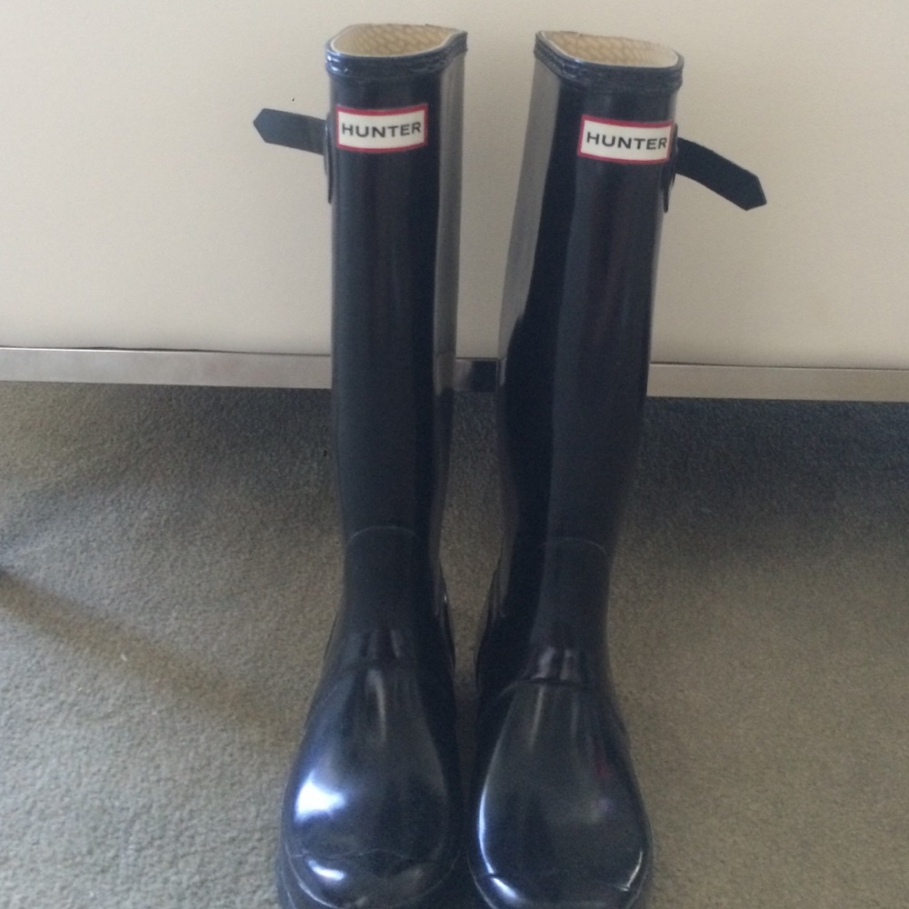 Hunter Black Original Gloss Tall only worn twice.