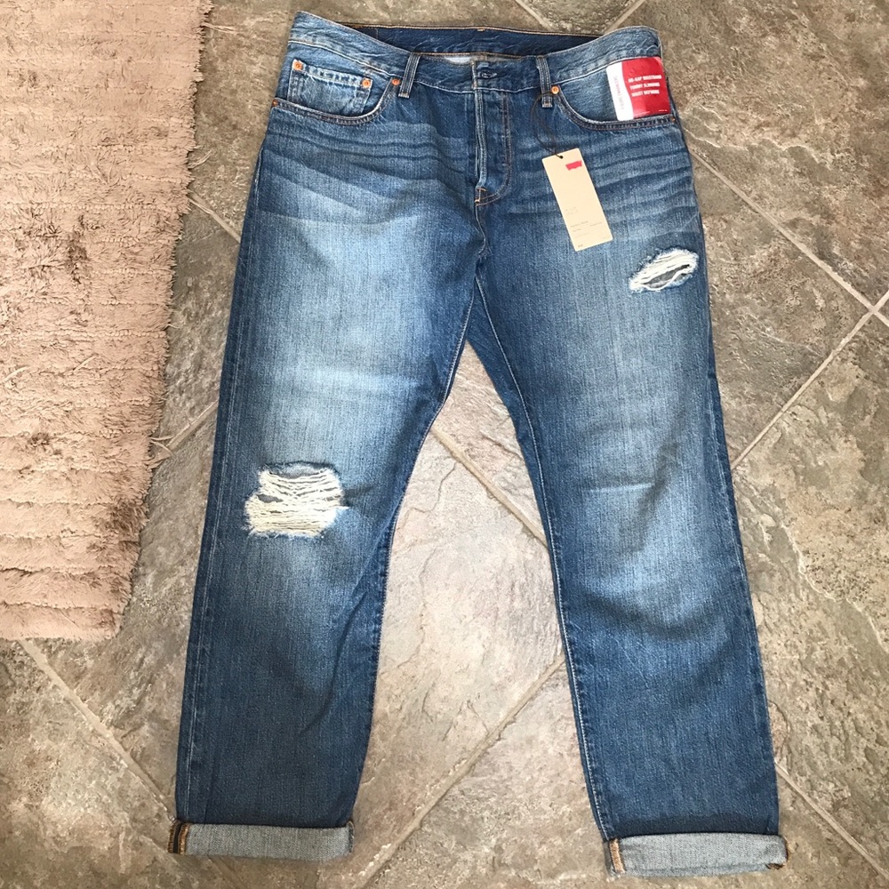 Brand new Levi's boyfriend jeans